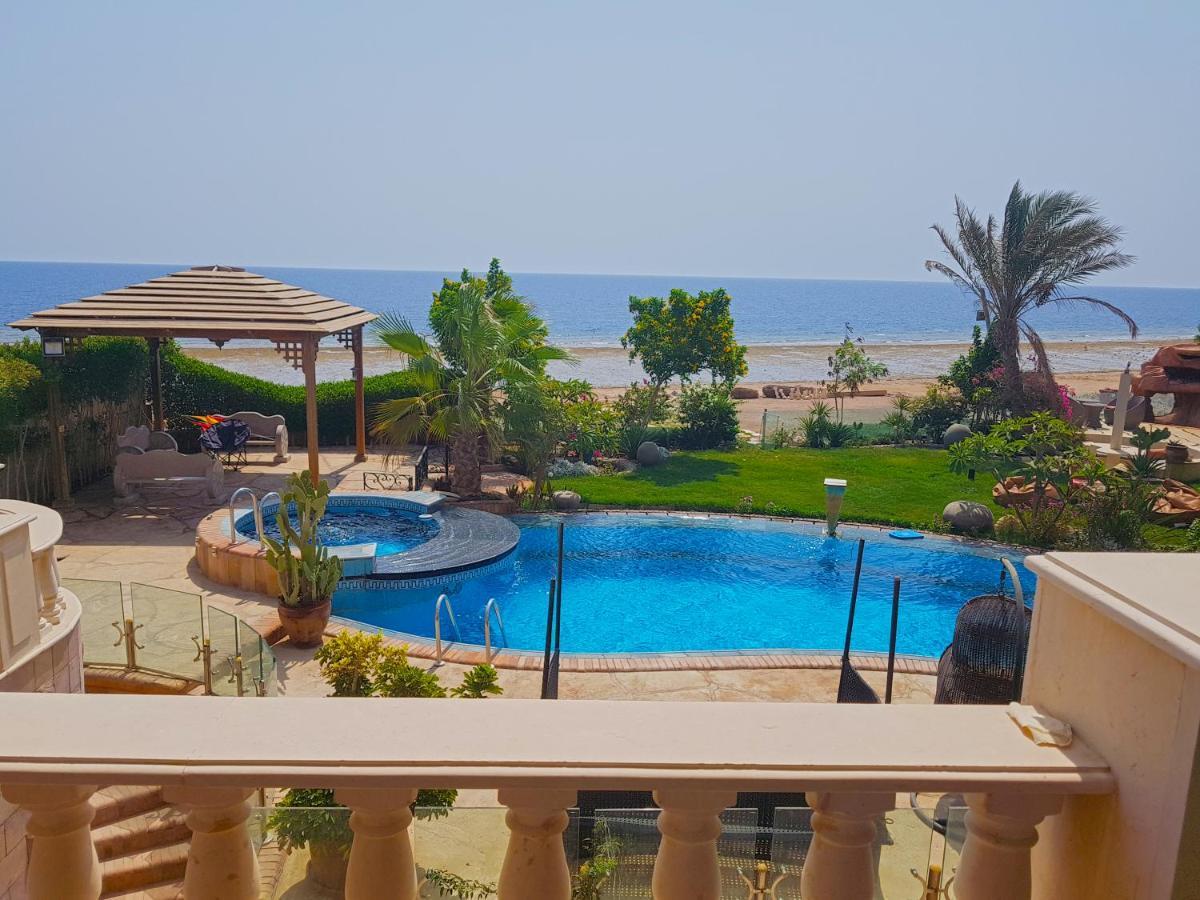 Luxury Seafront Pool Villa - 3 Stories & Roof Floor - All Master Bedrooms ฮูร์กาดา ภายนอก รูปภาพ